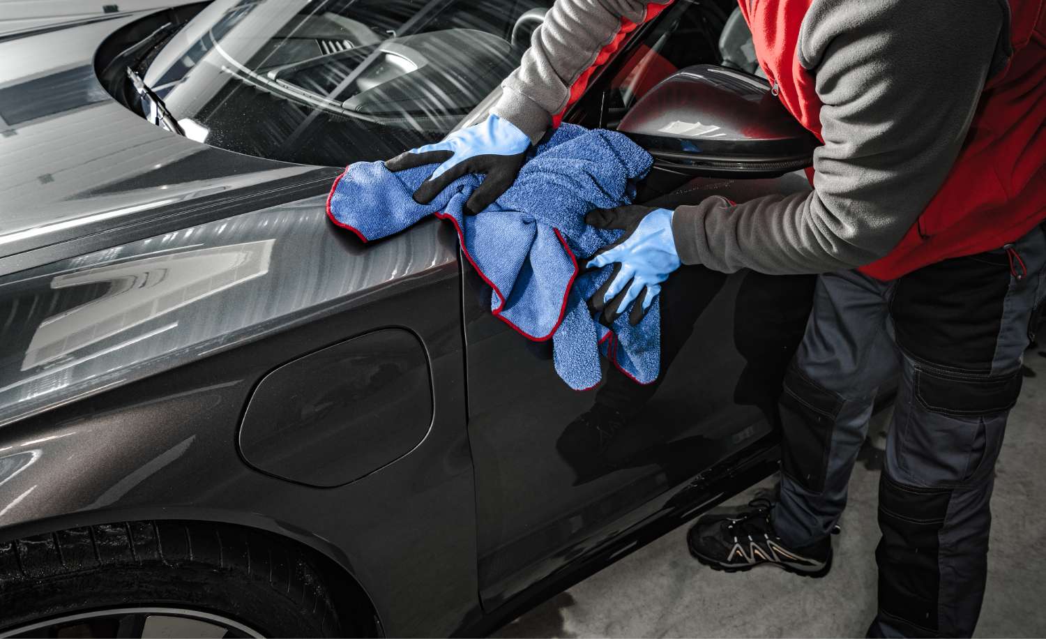 Why Hand-Dried Finishing Matters: The Difference Hot Towels Make